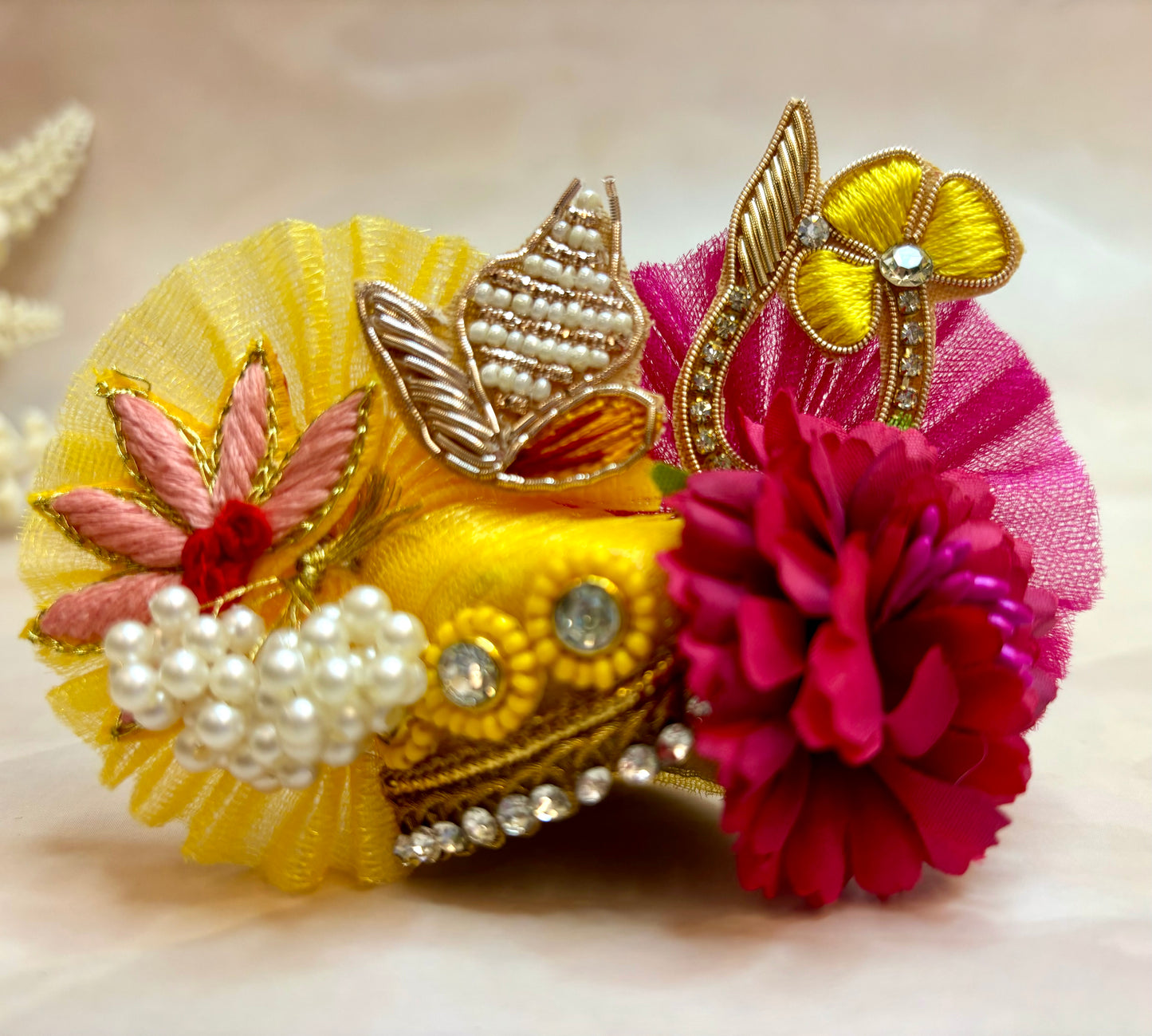 Luxe- Haathi Godha Palki - Yellow & Pink Hand embroidered Laddu Gopal Dress (4 piece set)